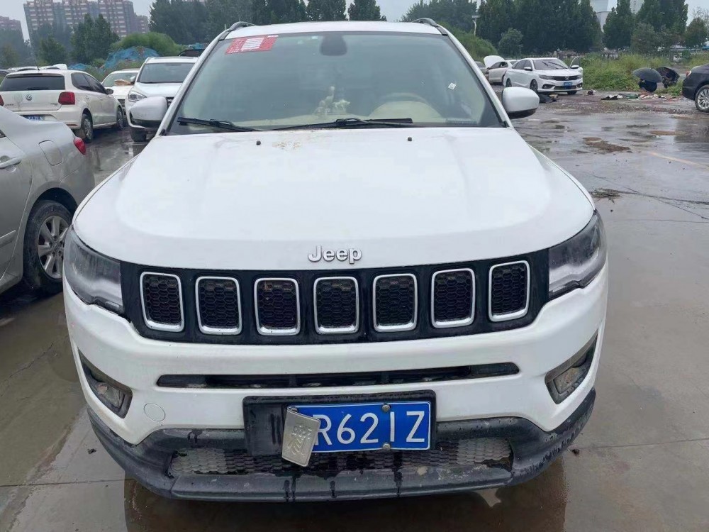 17年Jeep指南者泡水車