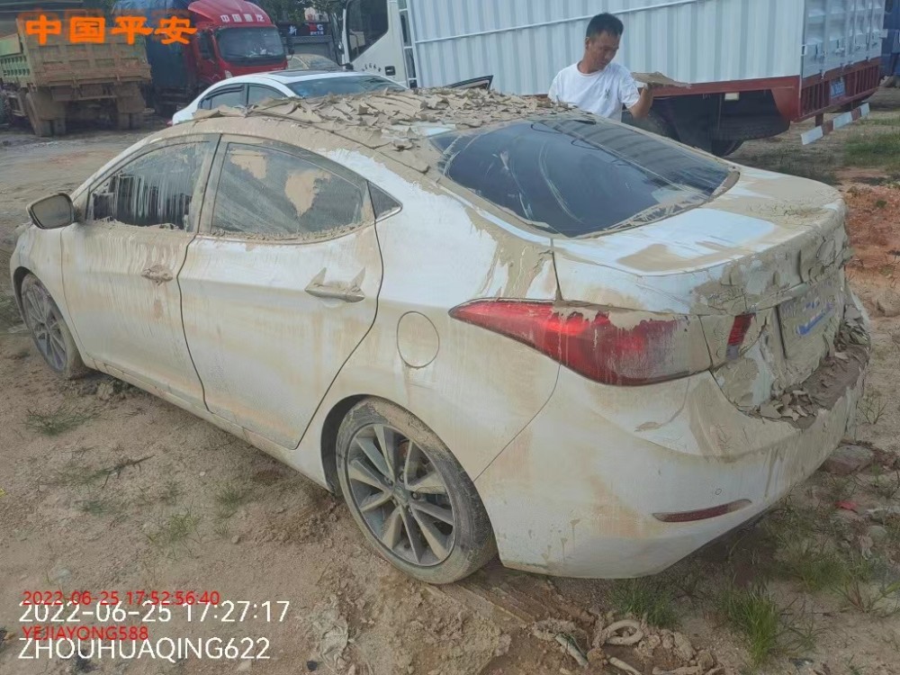 15年現(xiàn)代朗動(dòng)