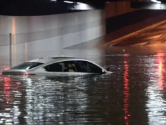 車內(nèi)進水后怎么處理好（車內(nèi)進水后除濕的辦法有哪些）