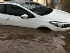 水泡車修好了以后問題多嗎（車停路邊被水泡了怎么辦）