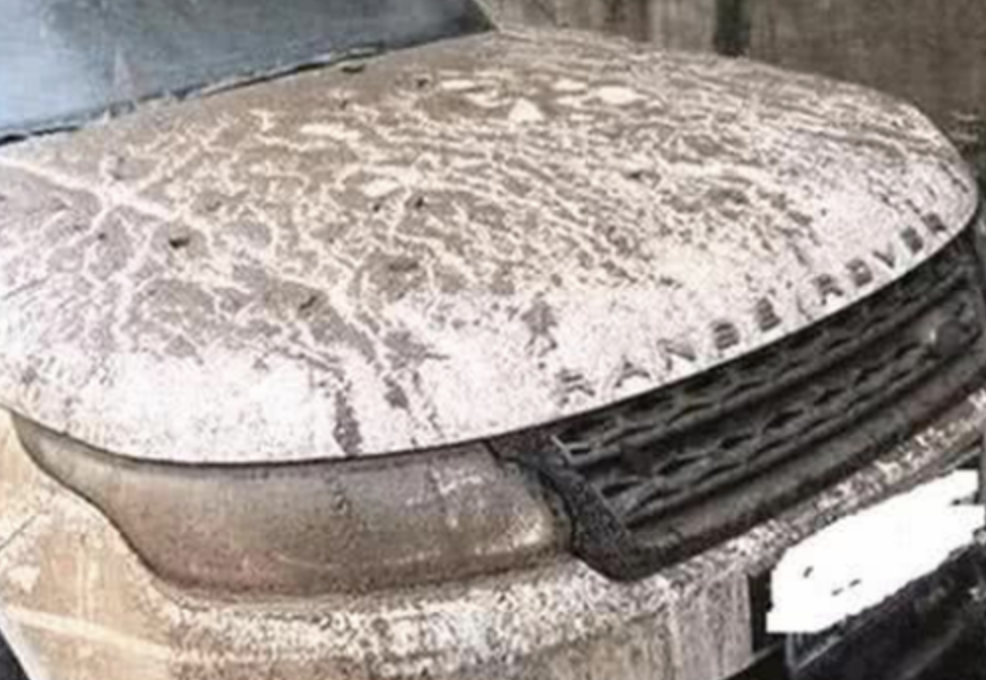路虎泡水車