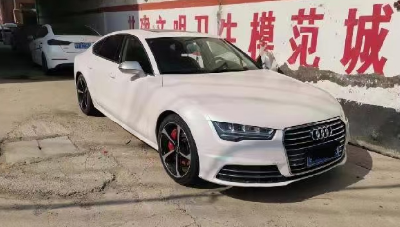 汽車底盤被雨水浸泡后生銹了