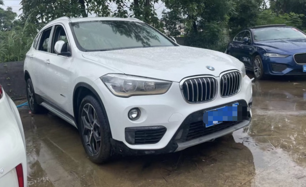 汽車(chē)發(fā)動(dòng)機(jī)艙清洗方法