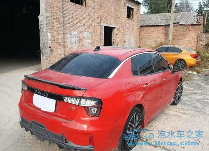 汽車泡水后如何趕快處理