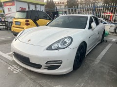 車胎兩側(cè)發(fā)黃怎么清洗
