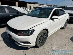 如何確定車輛是否經(jīng)歷泡水且受損？