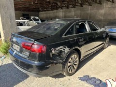 開(kāi)車(chē)門(mén)被撞都是全責(zé)嗎電動(dòng)車(chē)開(kāi)在機(jī)車(chē)行道