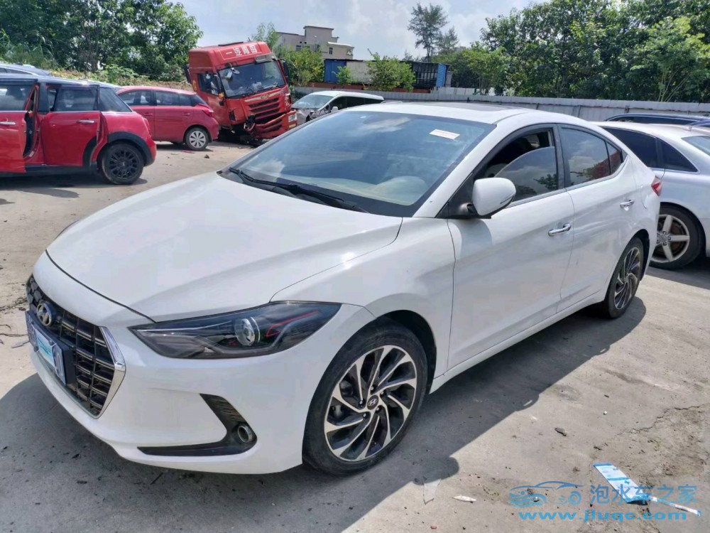 19年現(xiàn)代領(lǐng)動(dòng)泡水車