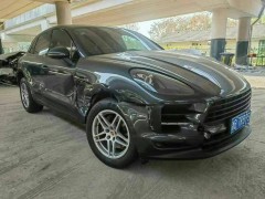 車蠟過度，愛車反受傷——頻繁打蠟的隱患