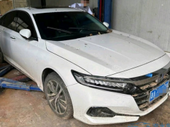 一不留神，車泡“小澡”？腳墊濕了，報保險還是DIY修復？