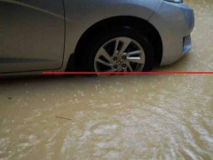 如何選擇價(jià)格便宜質(zhì)量好的泡水車？泡水車交易平臺(tái)