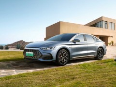 新能源汽車(chē)銷(xiāo)量超過(guò)燃油車(chē)，以后得市場(chǎng)趨向?qū)π袠I(yè)的影響會(huì)是怎樣的呢？