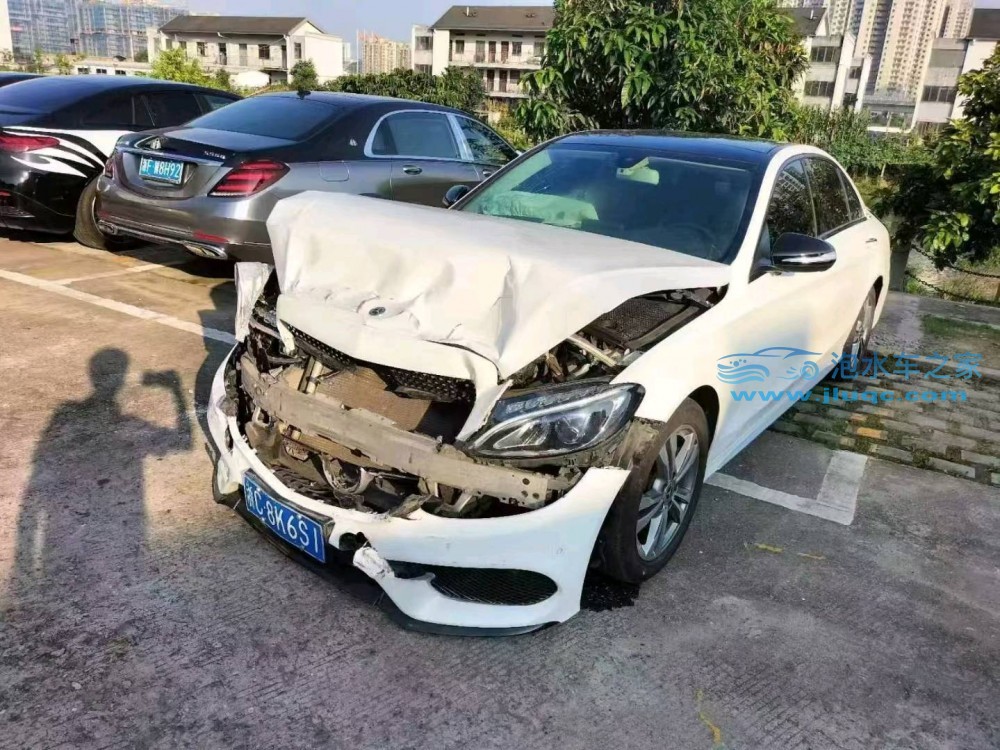 16年奔馳C泡水車
