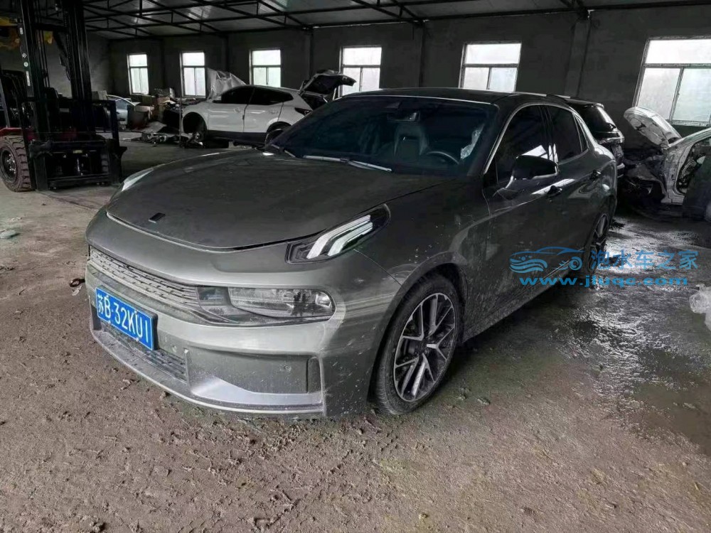 21年領(lǐng)克03泡水車(chē)