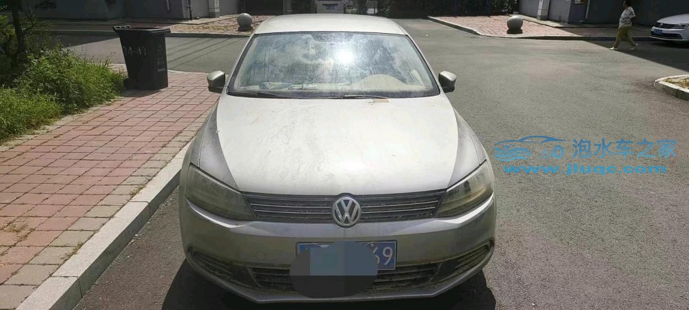 14年大眾速騰泡水車(chē)