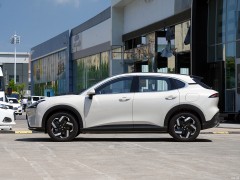 寶駿云海：智馭未來，馳騁新境界，寶駿全新緊湊型SUV。