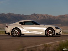 2025款豐田supra，標(biāo)配3.0t6缸發(fā)動機，340匹馬力！