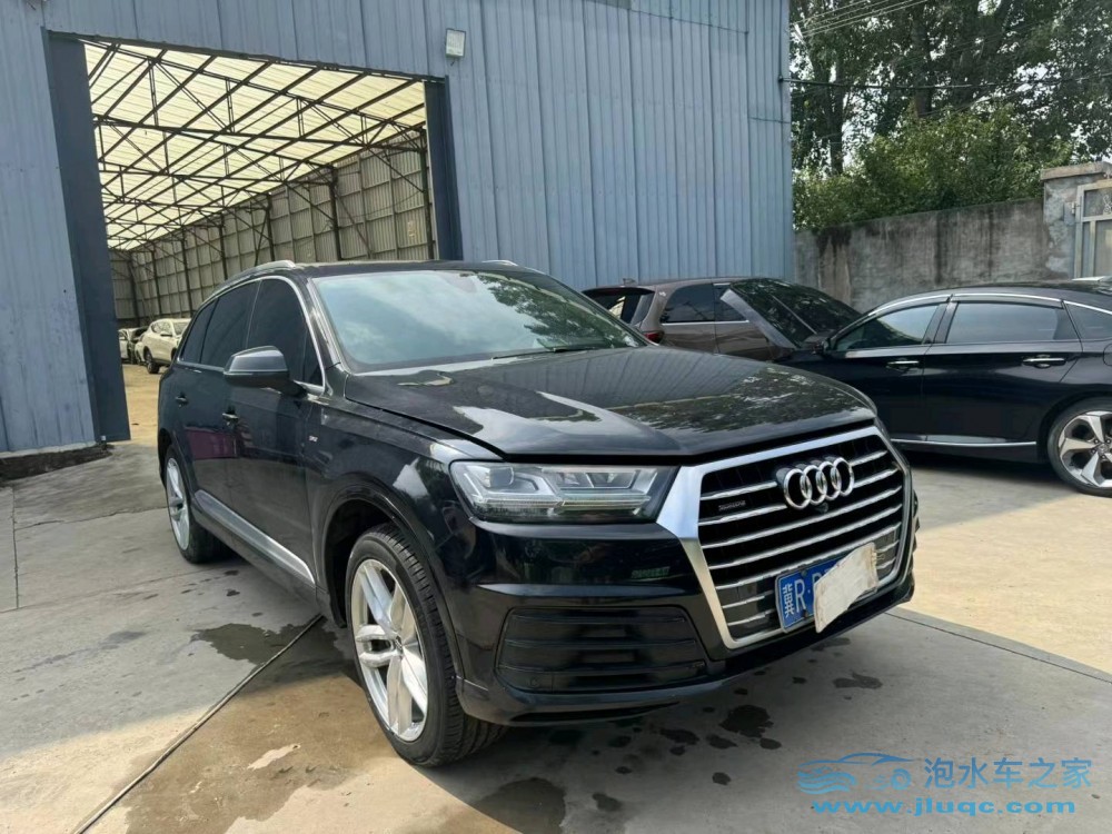 17年奧迪Q7泡水車