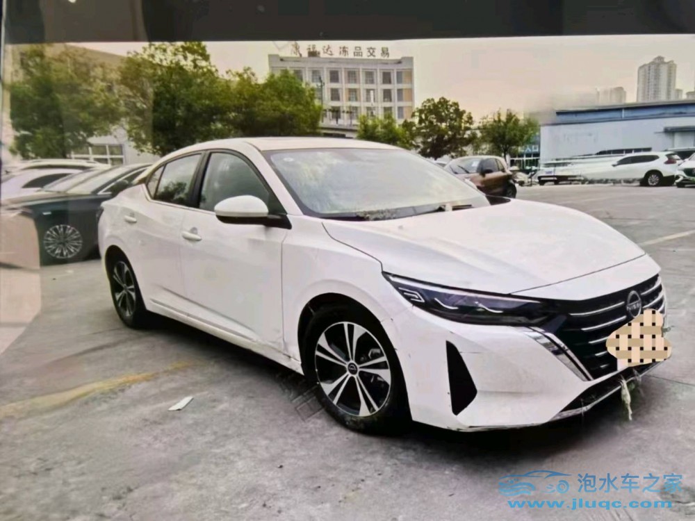 23年日產(chǎn)軒逸泡水車