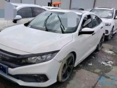 水剛好淹到底盤車內(nèi)會(huì)進(jìn)水嗎？涉水車底盤遭水淹，車內(nèi)安全如何保障？