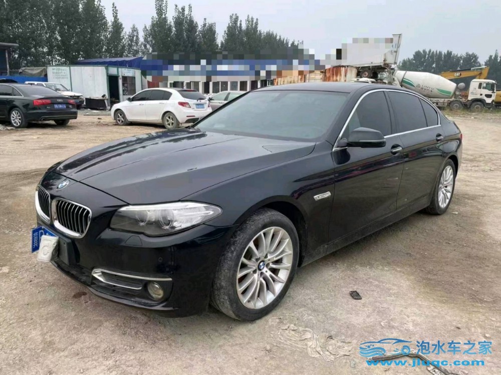 車輛遇大雨積水：如何預防與應對排氣管被淹的緊急情況-泡水車之家