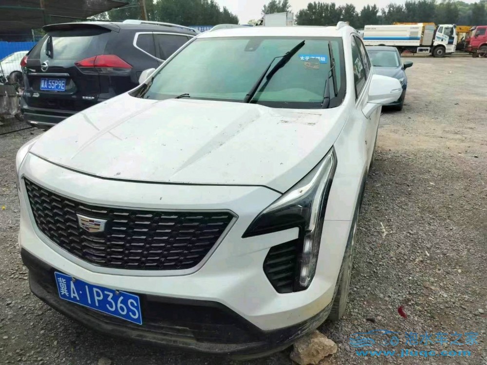 20年凱迪拉克XT4泡水車