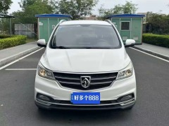 十萬預算應該買一輛什么泡水車？