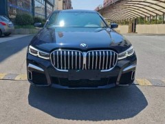 水浸車要買什么保險？水浸車風(fēng)險應(yīng)對：車損險與涉水險的保障解析