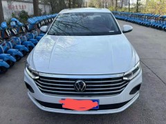 汽車落水危機(jī)：掌握自救技巧，確保生命安全 汽車開進(jìn)水里怎么自救？