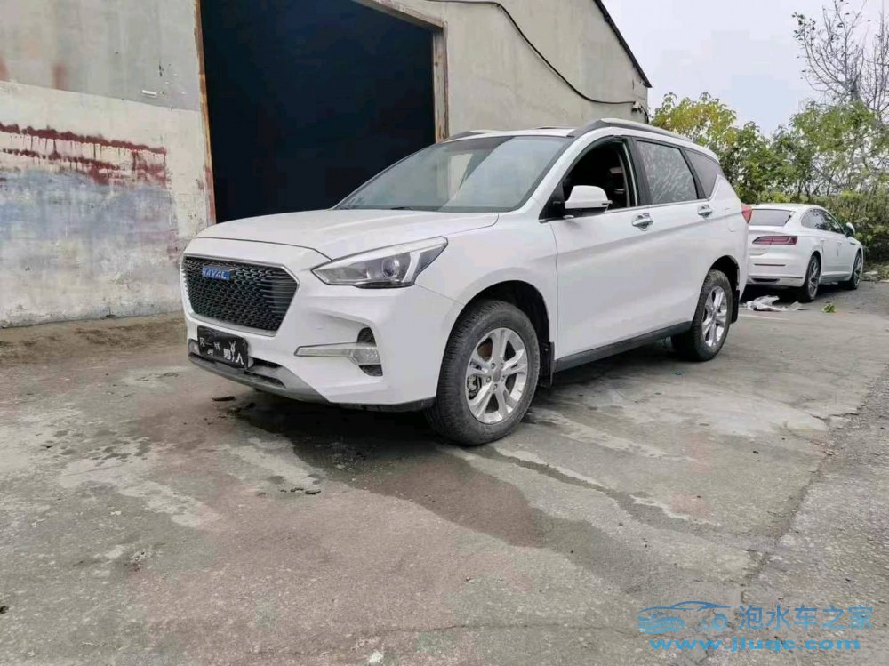 泡水車價值之謎：為何修復(fù)后仍難回巔峰？