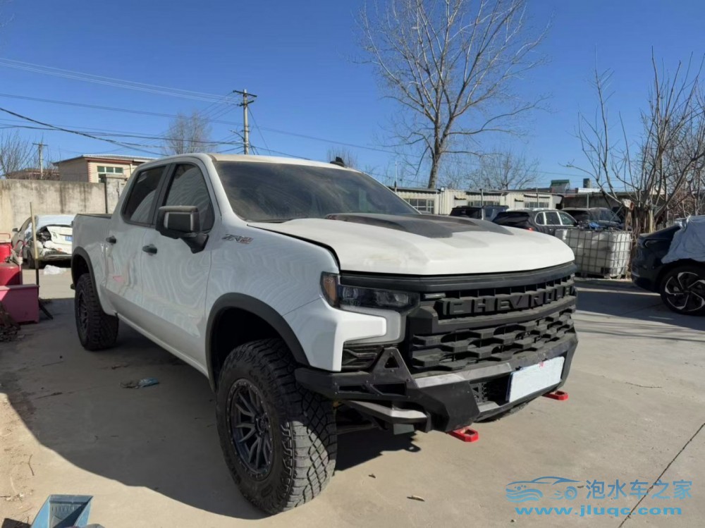 十萬的泡水車保險(xiǎn)公司賠多少？保險(xiǎn)公司泡水車怎么理賠？-泡水車