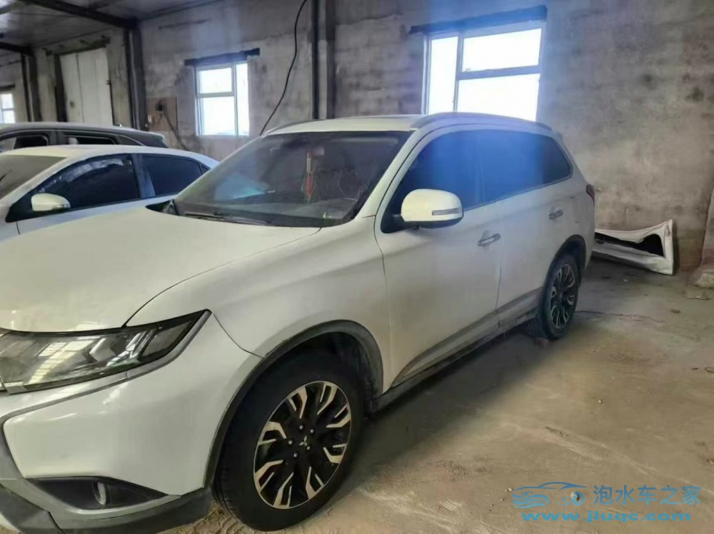 什么情況下屬于泡水車？什么情況泡水車可以全損？-泡水車