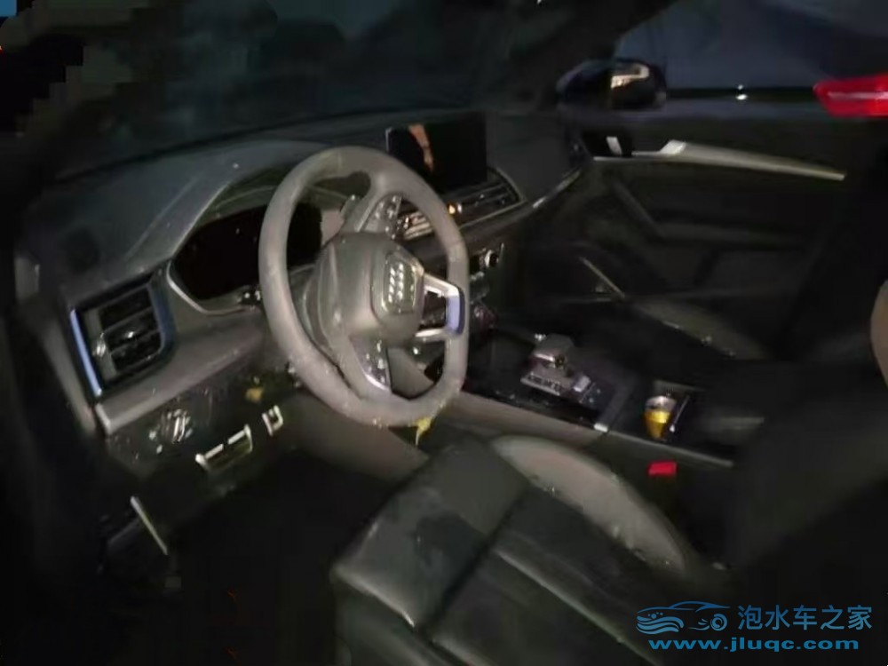 原價(jià)30萬(wàn)的泡水車，現(xiàn)價(jià)究竟能值多少？（30萬(wàn)的泡水車值多少錢？）-泡水車