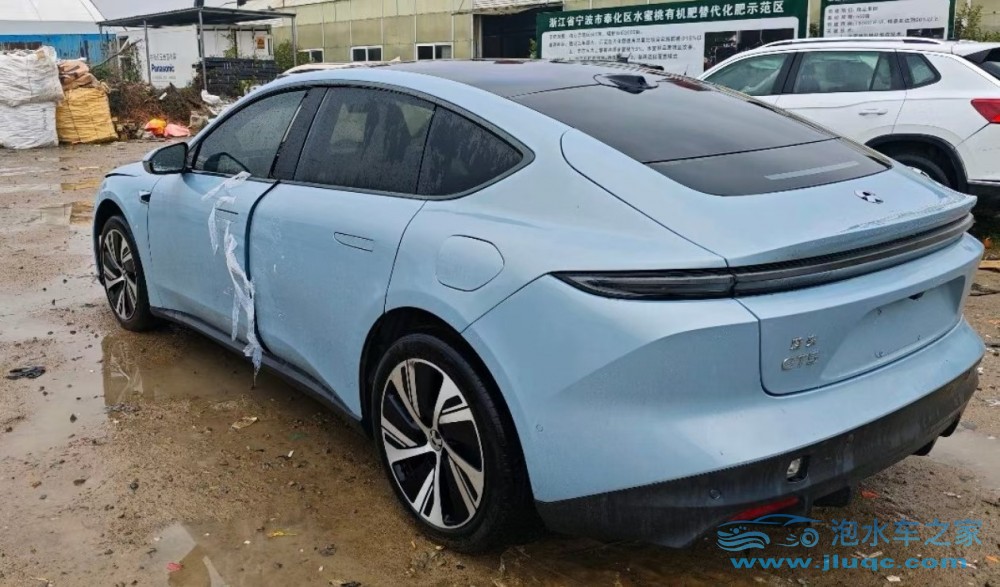 買了輛泡水車？后續(xù)保養(yǎng)攻略來啦！-泡水車保養(yǎng)