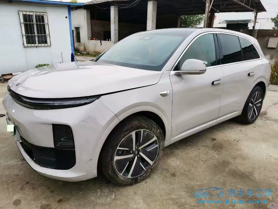 買一輛泡水車去做抵押，可行嗎？-泡水車