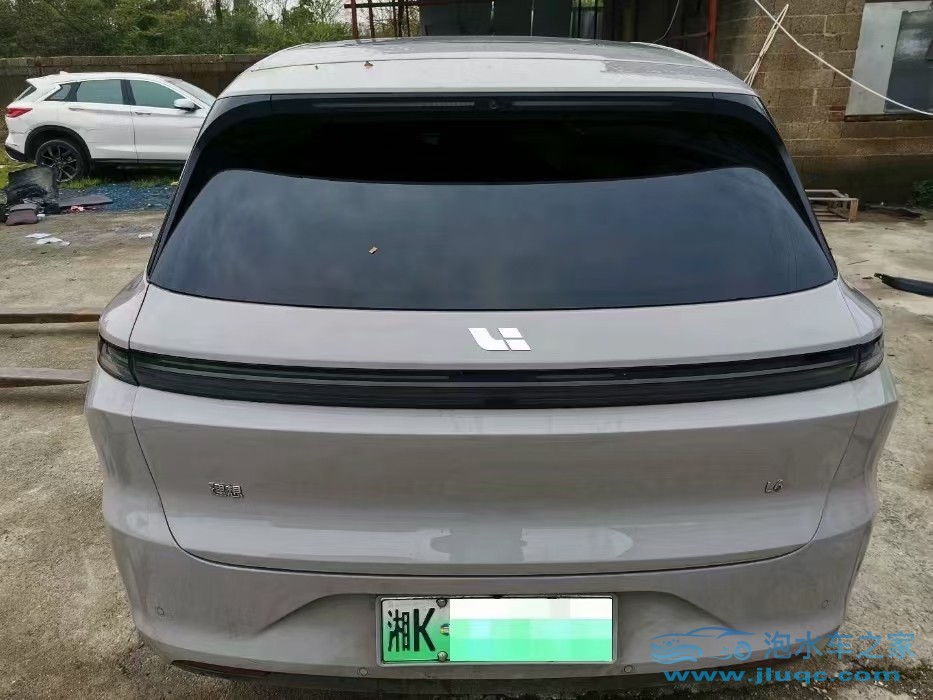 泡水車報(bào)保險(xiǎn)后第二年保險(xiǎn)漲多少-泡水車保險(xiǎn)