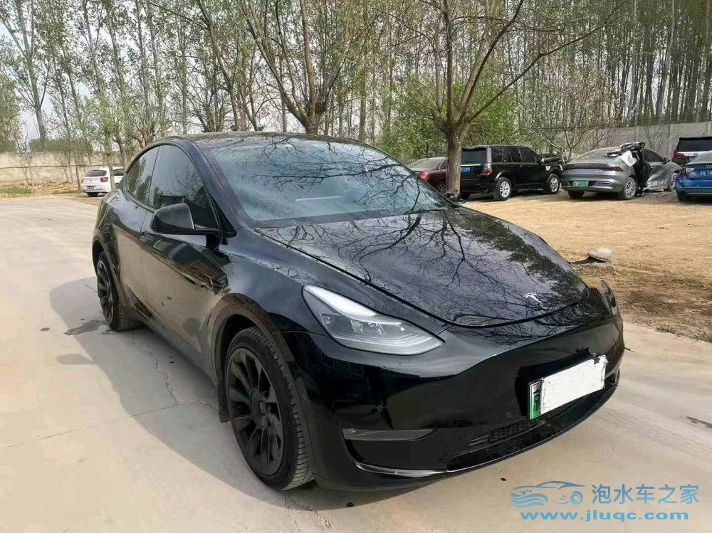 泡水車有哪些明顯特征？教你輕松識別-泡水車
