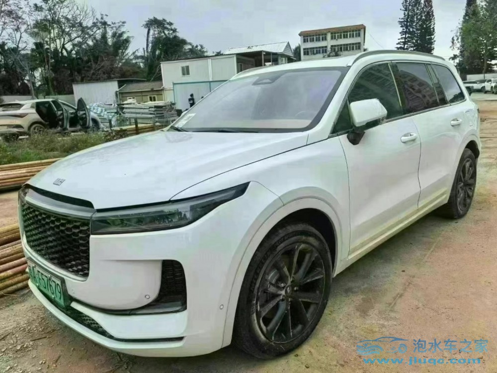 備胎槽里進(jìn)水算泡水車嗎？深度解析來了-泡水車