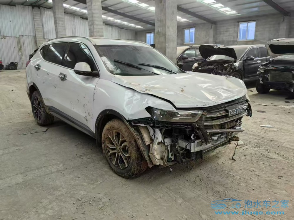 泡水車修好能過年檢嗎？答案并不簡單-泡水車維修