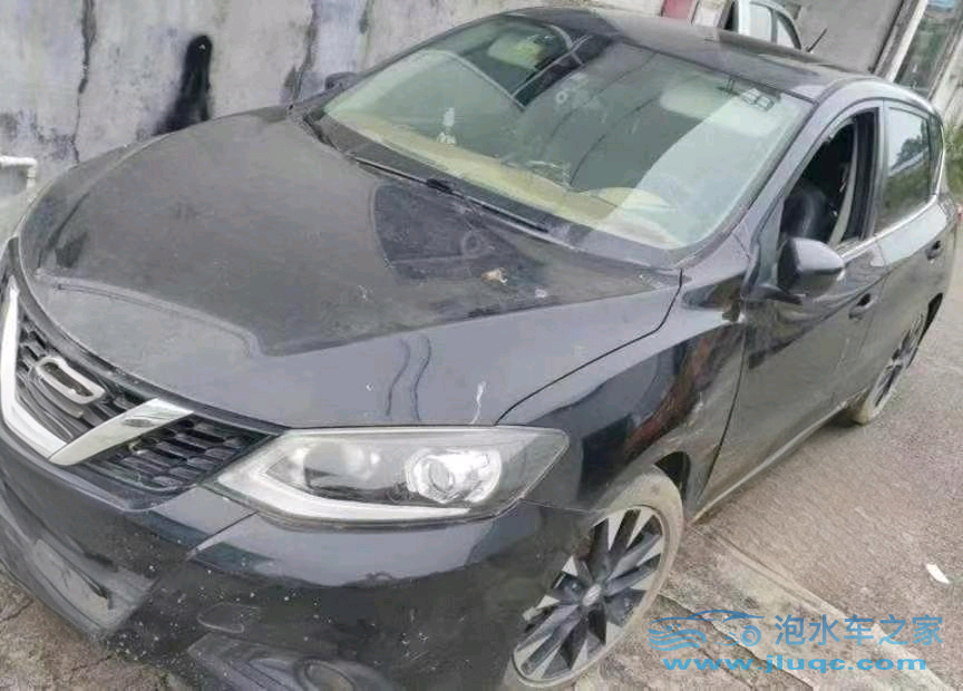 18年日產(chǎn)騏達(dá)泡水車