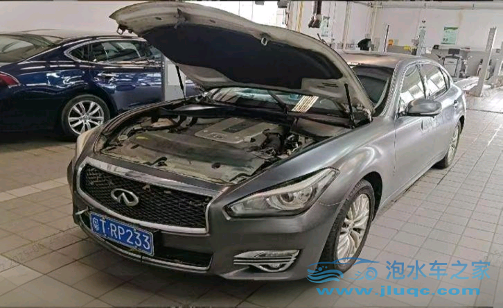 17年英菲尼迪Q70泡水車