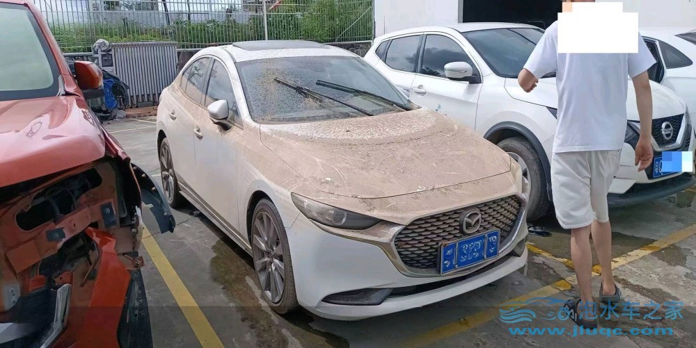 22年馬自達昂克賽拉泡水車