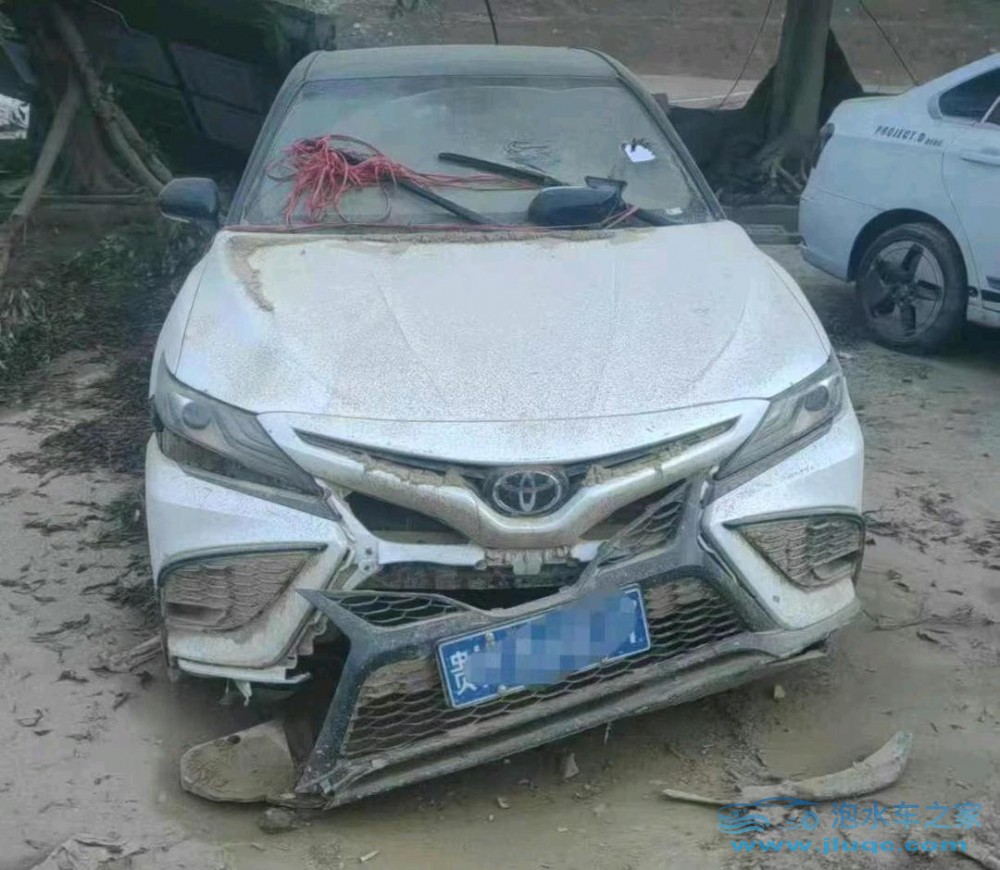 22年豐田凱美瑞泡水車(chē)