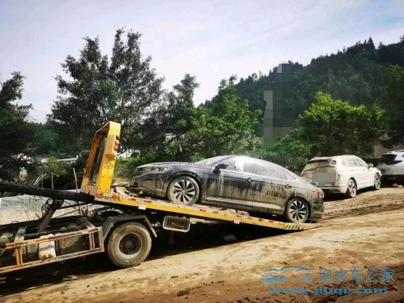 22年大眾帕薩特泡水車