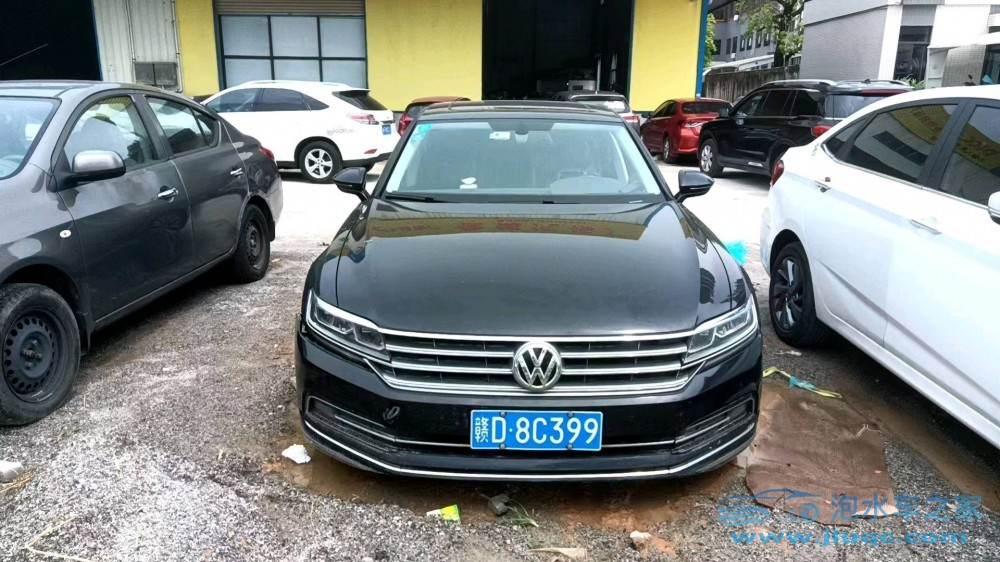 18年大眾輝昂泡水車