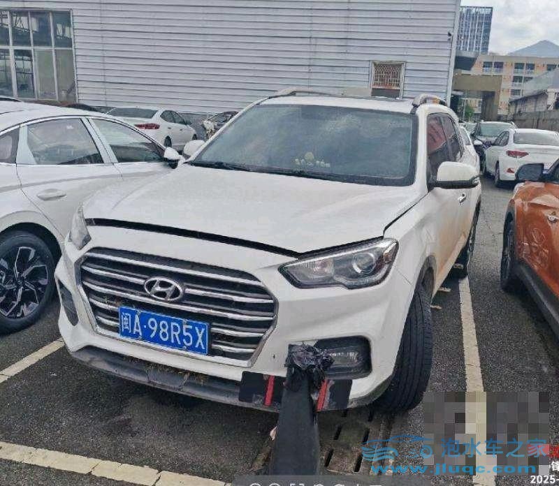 19年現(xiàn)代ix35泡水車