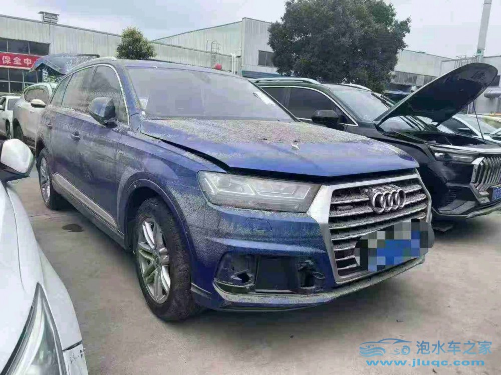 17年奧迪Q7泡水車