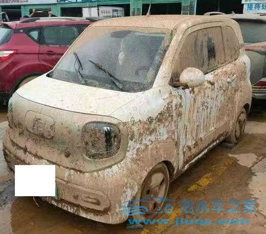 24年奔騰小馬泡水車