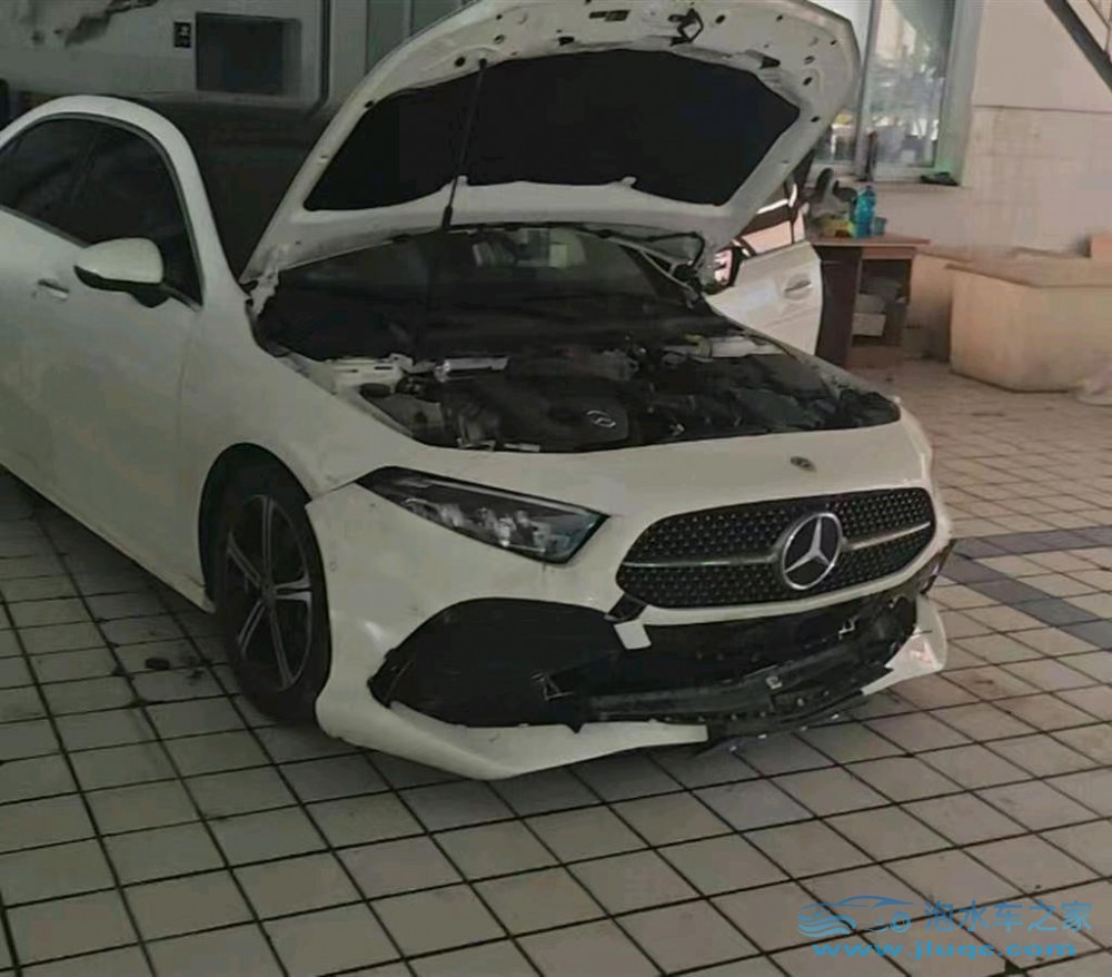 23年奔馳A泡水車
