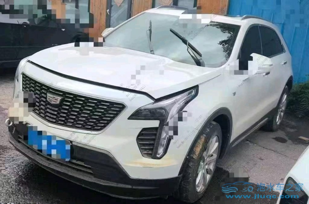 22年凱迪拉克XT4泡水車
